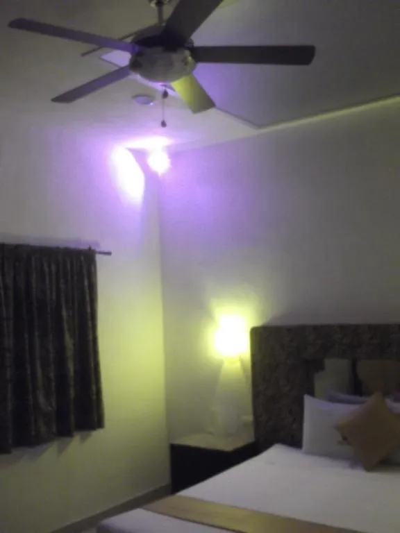 Motel Del Rey 칸쿤